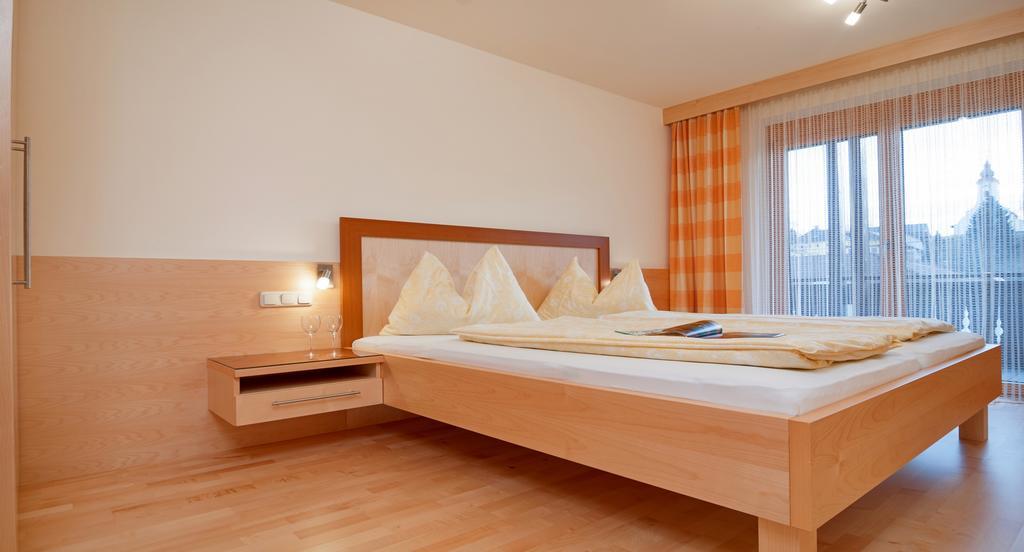 Hubertushof Hotel Latschach ober dem Faakersee Buitenkant foto