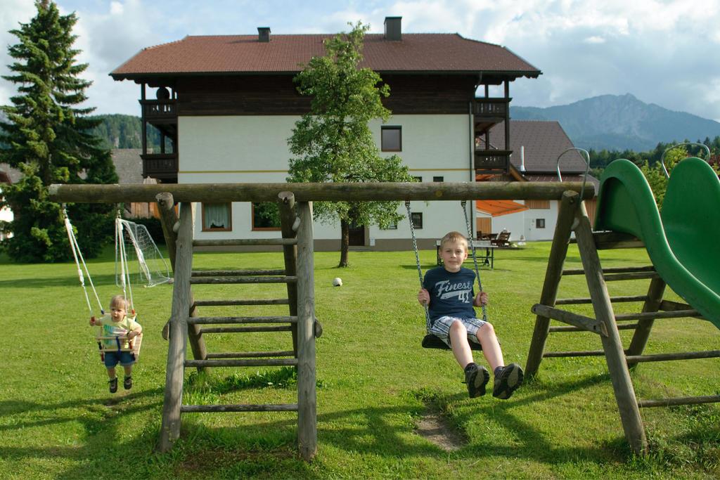 Hubertushof Hotel Latschach ober dem Faakersee Buitenkant foto
